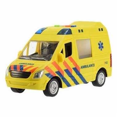 Kunststof ziekenwagen met licht en geluid 22 cm