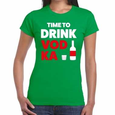 Time to drink vodka fun t-shirt groen voor dames