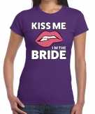 Kiss me i am the bride paars fun t-shirt voor dames