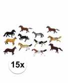 Paardjes set van 15x plastic speelgoed paarden van 6 cm