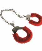 Voetboeien met rood pluche